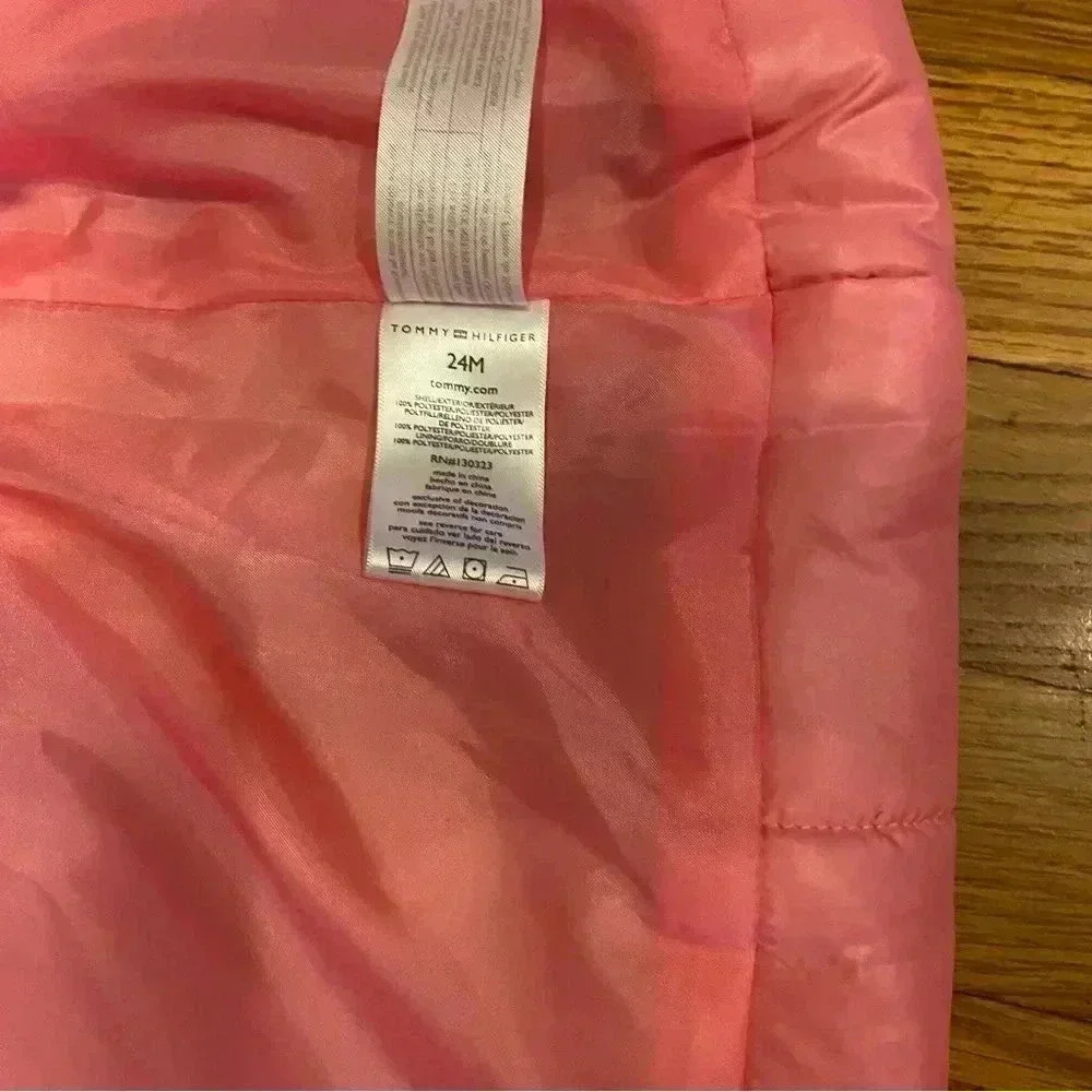 Tommy Hilfiger Puffer Vest in Pink Carnation/ Navy Size 24 Months With Pockets - Picture 4 of 9
